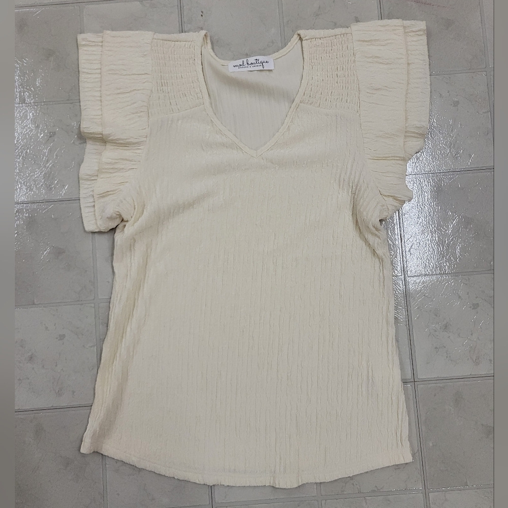New Without Tags Mod Boutique Textured Cream Top Size Small